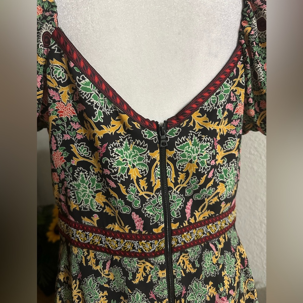 NWT! Alice + Olivia Dana Puff-Sleeve Flare Dress size 14 - Picture 9 of 16